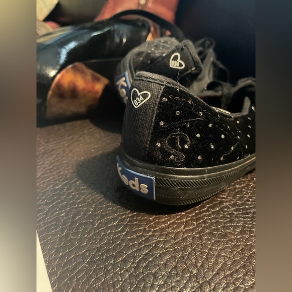 Limited Edition TAylor Swift Keds Shoes ( 6 ) - Picture 4 of 6